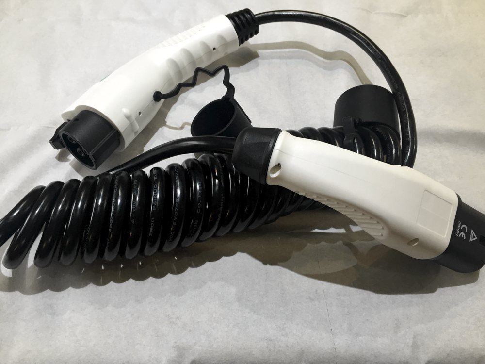 Type 1 - Type 2 Coiled charging cable 16amp